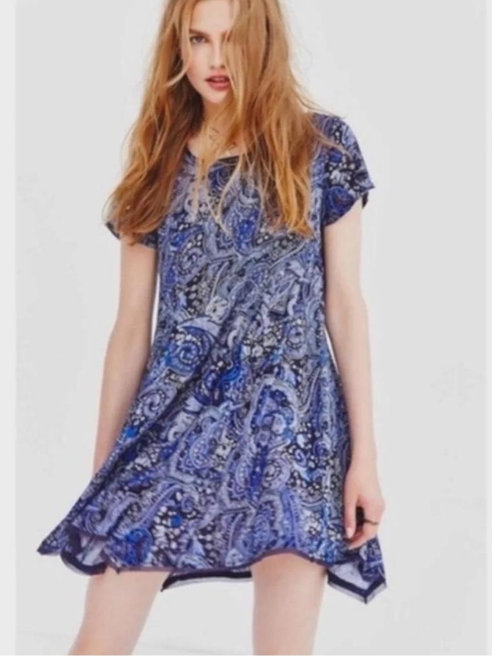 UO Silence + Noise Paisley Print Short Sleeve Mini Skater Dress W/ Fringed Hem